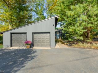 1819 Ridge Rd, Martinsville, NJ 08836