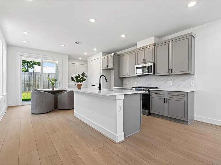 702 Sonfield Dr — Photo 14