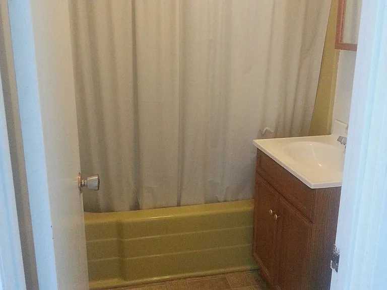 522 York St — Photo 5
