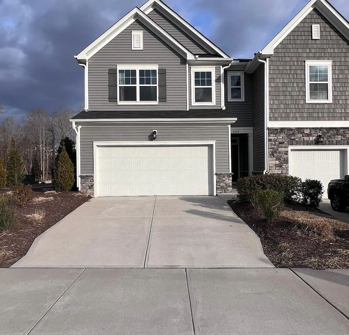 3 bed, 2.5 bath, 1925 sqft, $1,995 — Photo 1