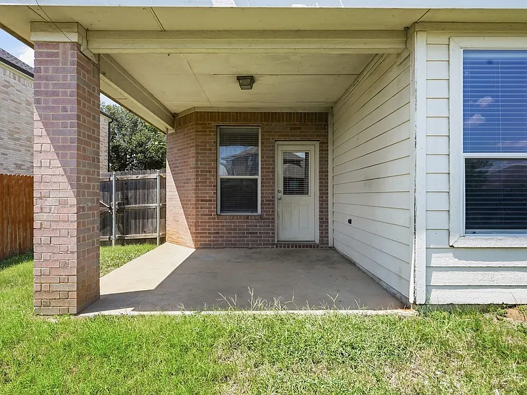 1113 Beaverwood Ln — Photo 23