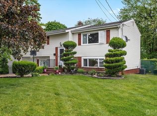 15 Drake Rd, Somerset, NJ 08873