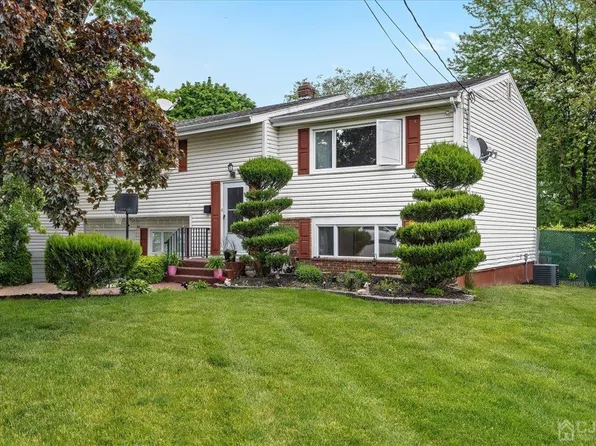 15 Drake Rd, Somerset, NJ 08873