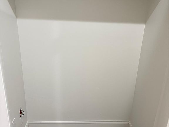 4th image of 186 Market St #301