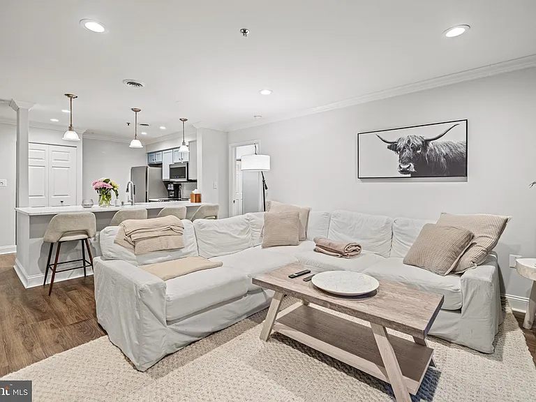 1001 N Vermont St #105 — Photo 12