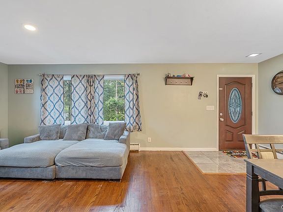 4th image of 223 Corliss Rd