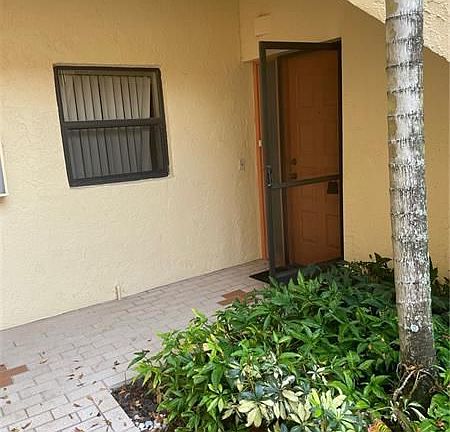 2nd image of 2836 Carambola Cir S #19107
