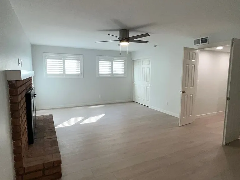 121 E Santa Cruz Dr — Photo 8