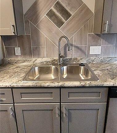 5th image of 3228 Elmview Dr