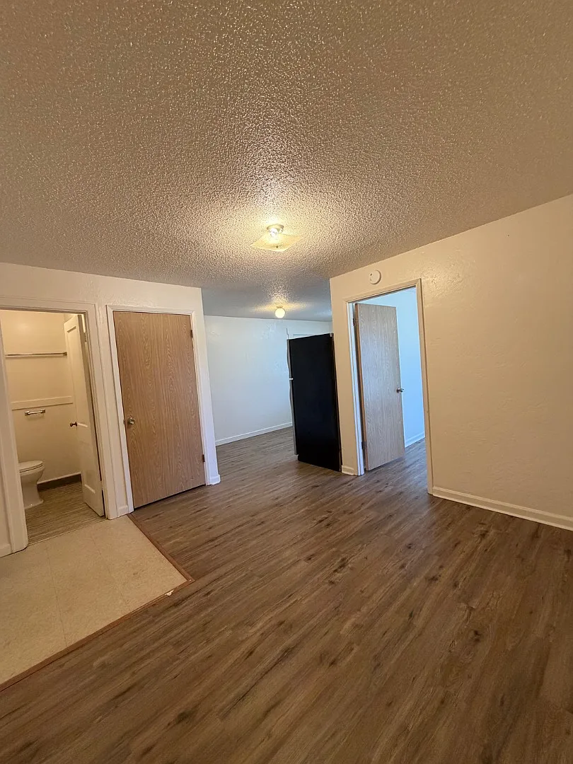 Unit Photo - 330 N Holly St #9