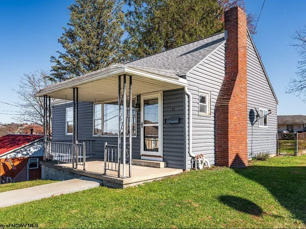 15 McKinley St, Westover, WV 26501