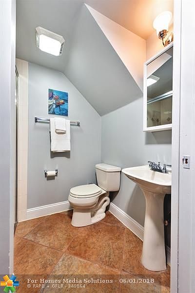 1st image of 538 NE 7th Ave #1