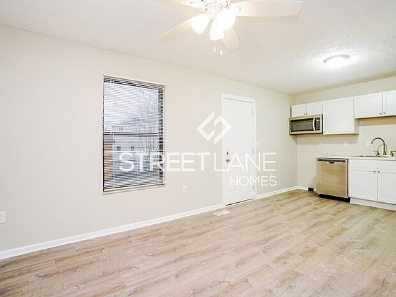 4th image of 4037 Forest Edge Dr