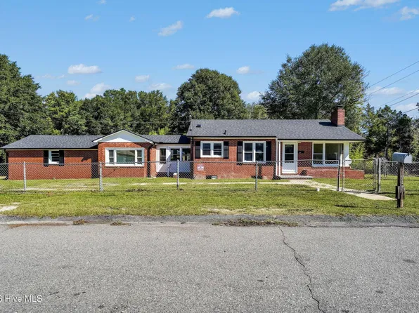 1009 W New Hampshire Avenue, Southern Pines, NC 28387