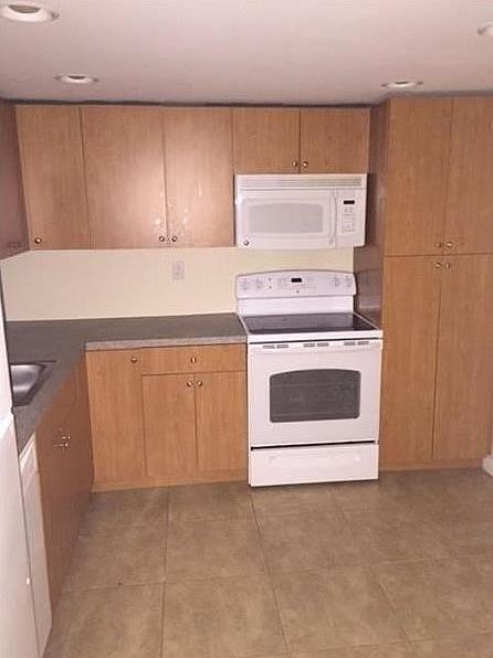 1st image of 2780 NE 183rd St APT 103