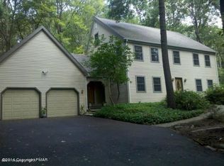 158 Cobble Creek Dr, Tannersville, PA