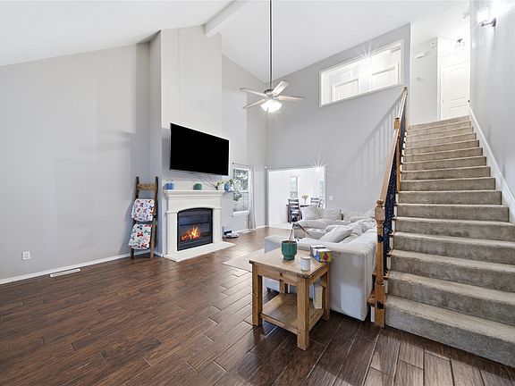5th image of 107 E 116th Pl