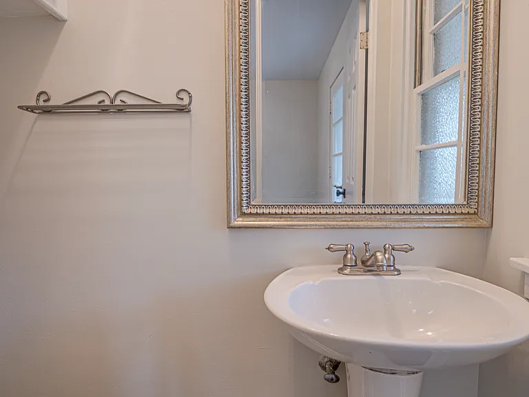 219 Spring Ave — Photo 13