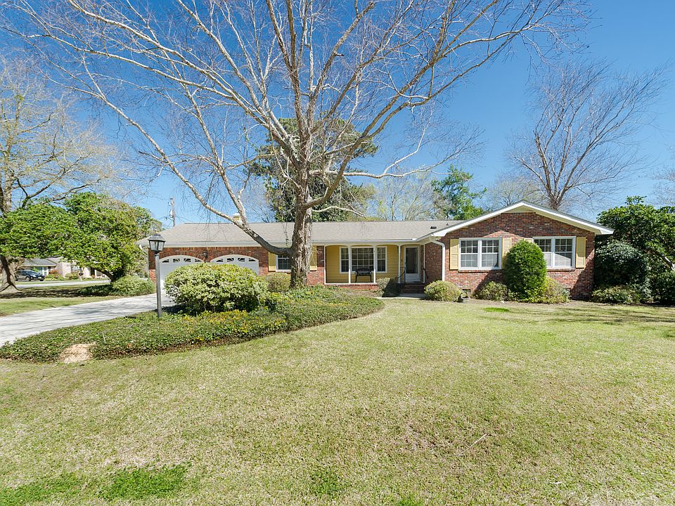 2nd image of 10 Mueller Dr