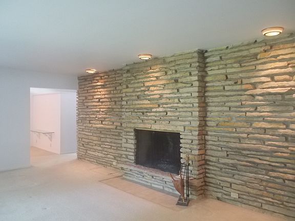 4th image of 53190 Oakmont Central Dr