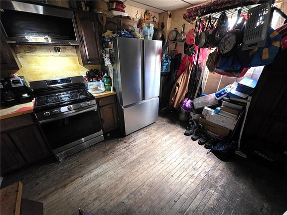 5th image of 256 Park Ave