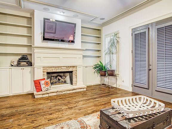Cozy Fireplace w/ Built Ins