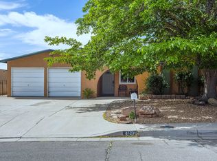4123 Alcazar St NE, Albuquerque, NM 87109