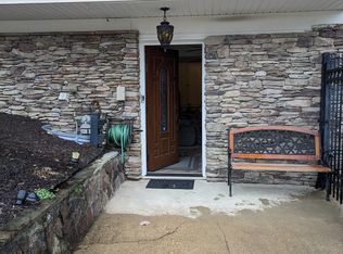 550 Crestpark Dr, Glen Burnie, MD 21061