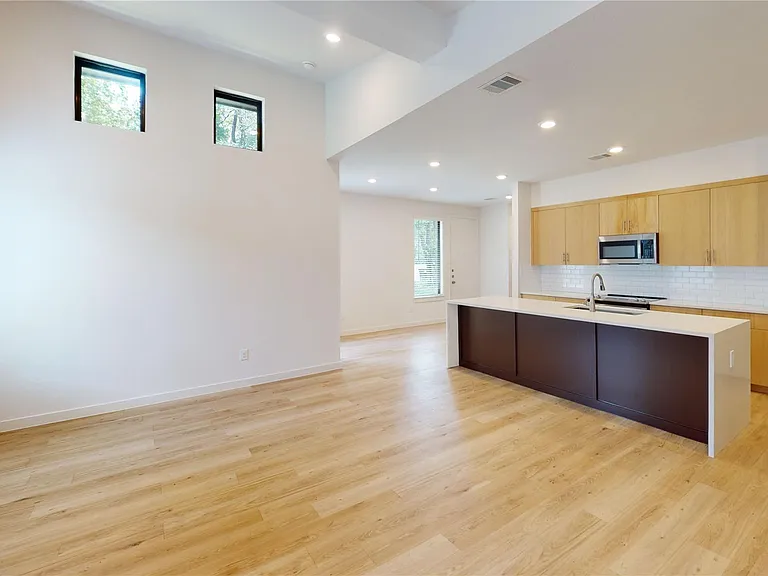 2517 Appian Way #B — Photo 16