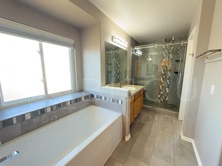 6733 Summer Grace St — Photo 15