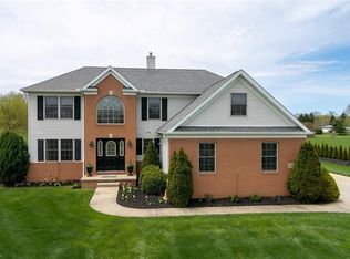 11691 Quail Crest Ave, Mantua, OH 44255