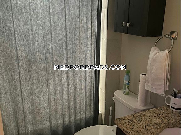 4th image of 44 Stanley Ave #0