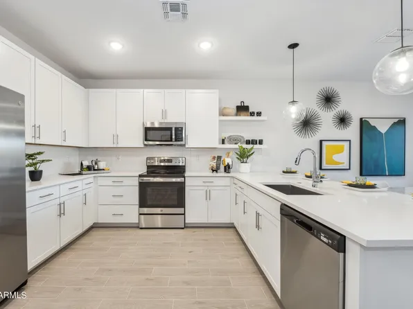 7822 N 80th Avenue, Glendale, AZ 85303