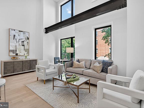 2nd image of 2440 Ontario #6