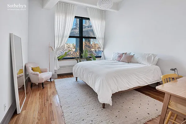 Sold by Sotheby's International Realty | media 5