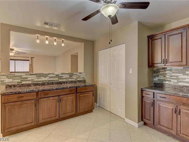 3896 Acapulco Ave — Photo 13