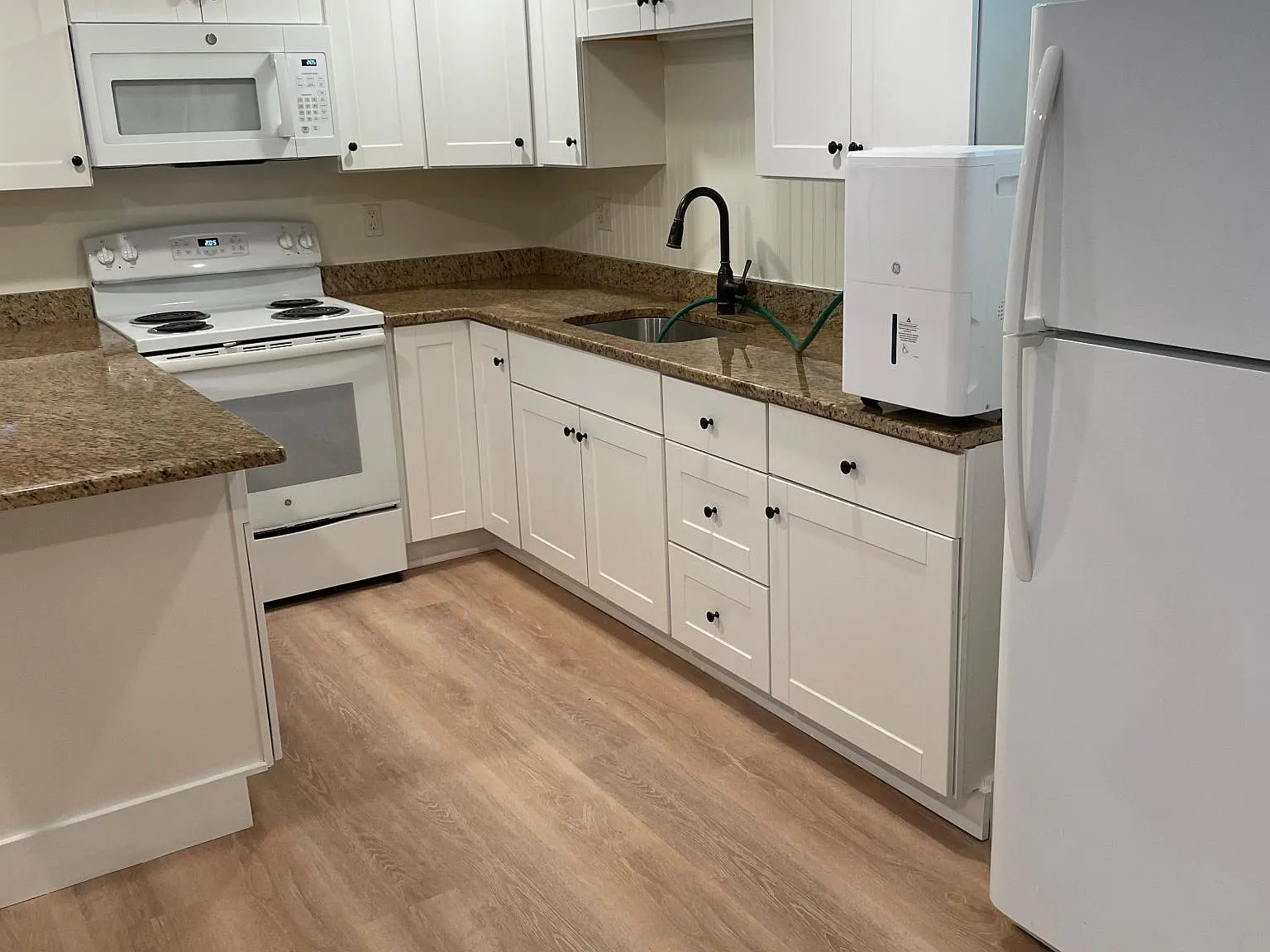 2 bed, 900 sqft, $1,700 — Photo 4