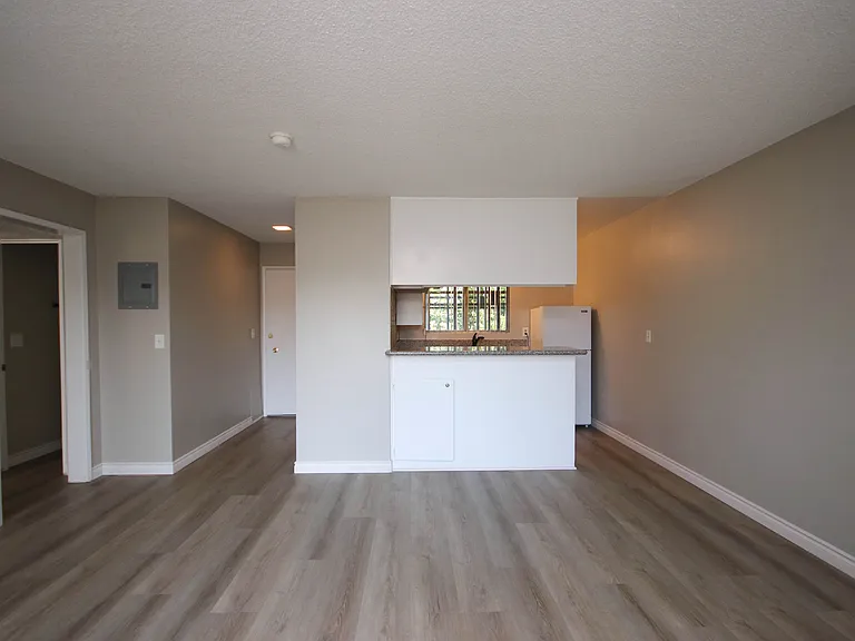 976 E Villa St #11 — Photo 18