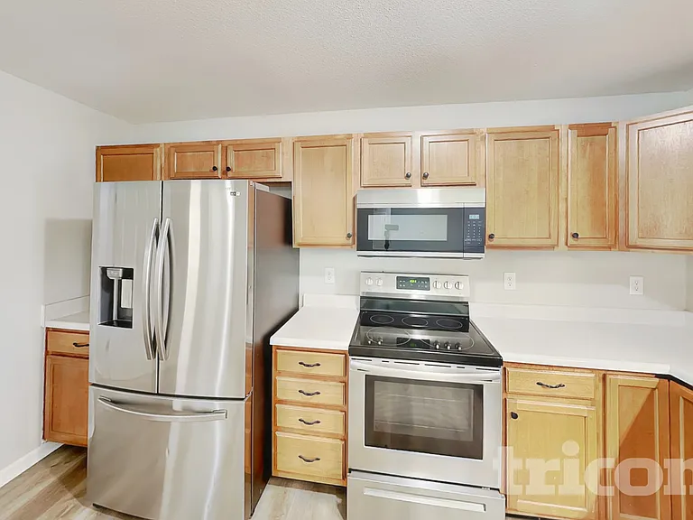 8539 Captain Dr — Photo 7