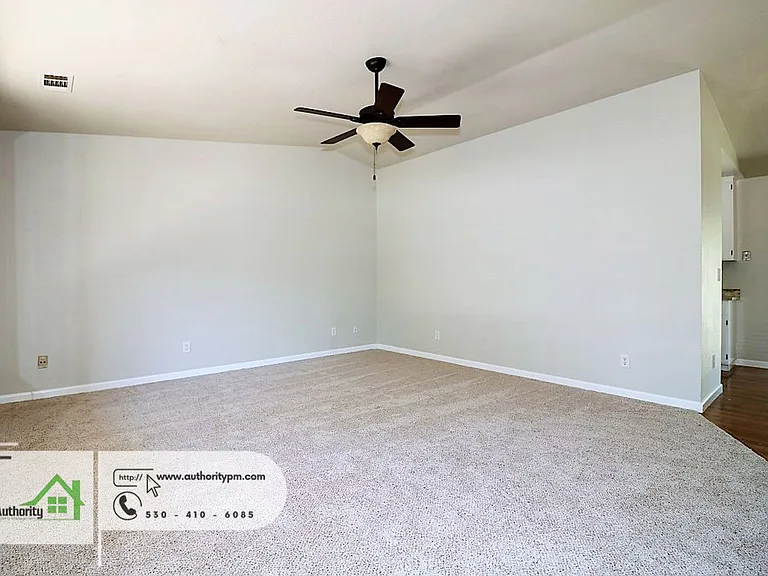 3657 Santa Rosa Way — Photo 4
