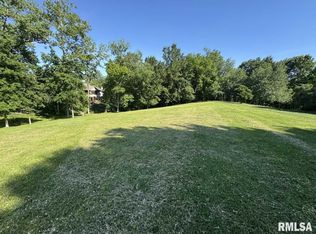 1402 Hawthorne Chase, Sherman, IL 62684