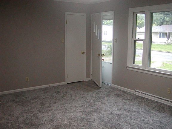 2nd image of 42 W Tucker Ave