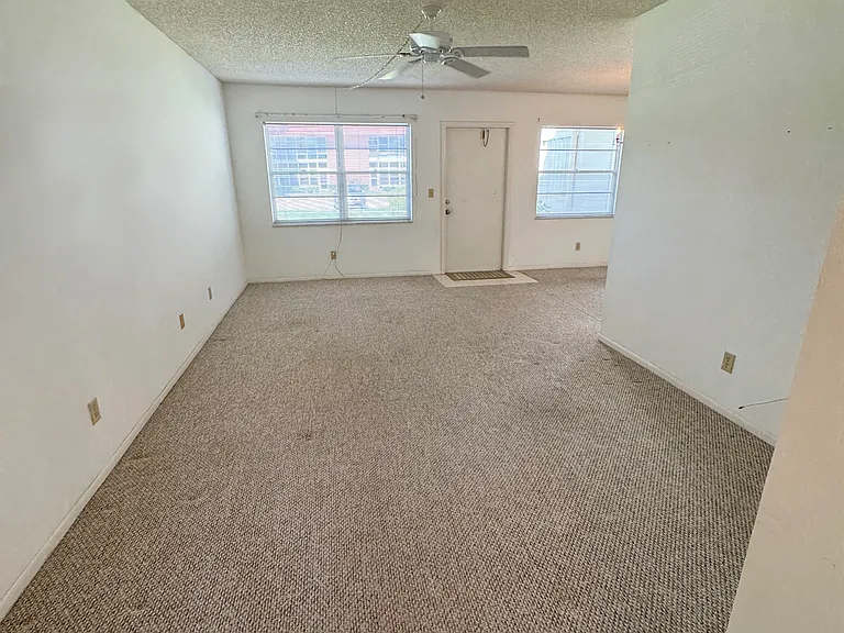 28 Pine Arbor Ln #103 — Photo 6