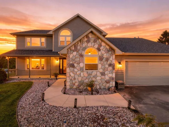 W4604 Pebble DRIVE, Elkhorn, WI 53121