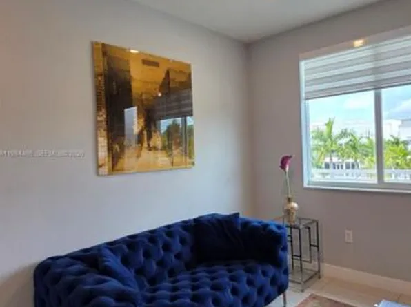 10222 NW 64th Way, Miami, FL 33178