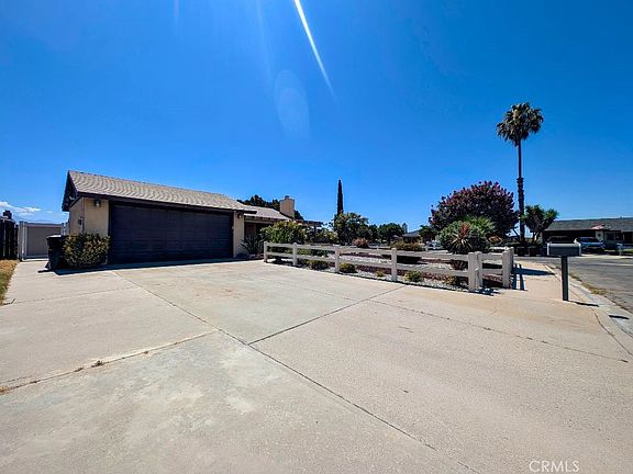 3rd image of 545 Mikalor Ave