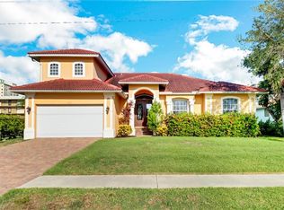910 Seagrape Dr, Marco Island, FL 34145