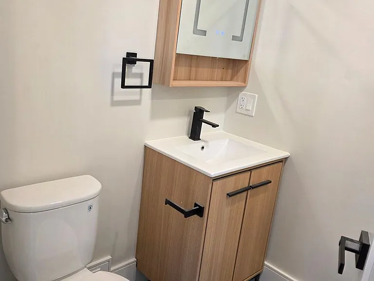 18D Winchester St #2D — Photo 10