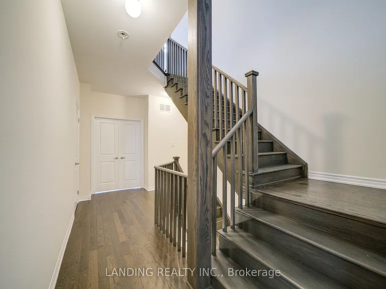 2084 Duberry Dr — Photo 40