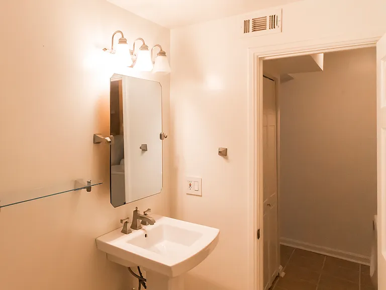 3303 S Wakefield St — Photo 19